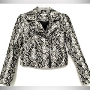 Kensie Juniors' Size M Python Black/Gray Snake Print Vegan Leather Crop Jacket